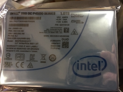 英特尔 Intel SSDPE2KX010T701(P4500-1.0T)2.5 固态硬盘